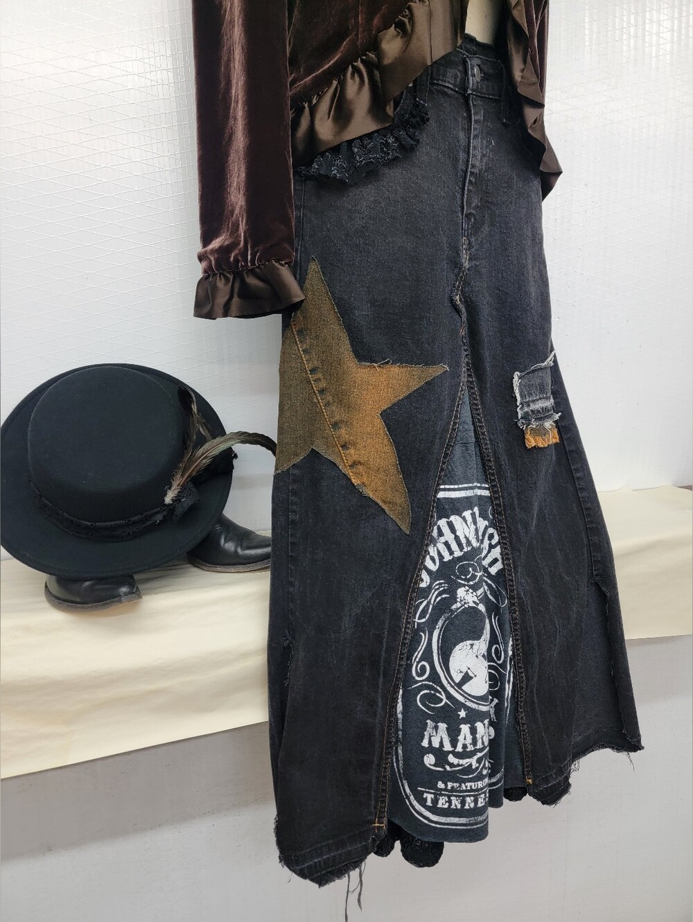 Levi's Maxi Jean Skirt With Johnny Cash - Upcycled - Picture 5 of 12